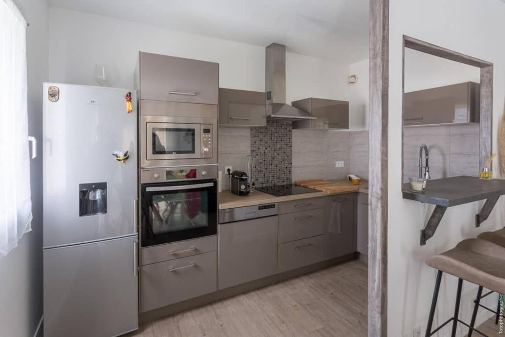 Appartement T2 Proche Centre Ville Istres Buitenkant foto